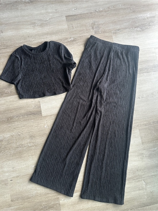 SHEIN Pants - Black Textured Crop Top & Wide-Leg Pants Two-Piece Set